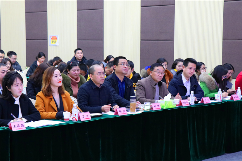 集團(tuán)公司舉行“勵志踐行十九大，青年建功正當(dāng)時”主題演講比賽