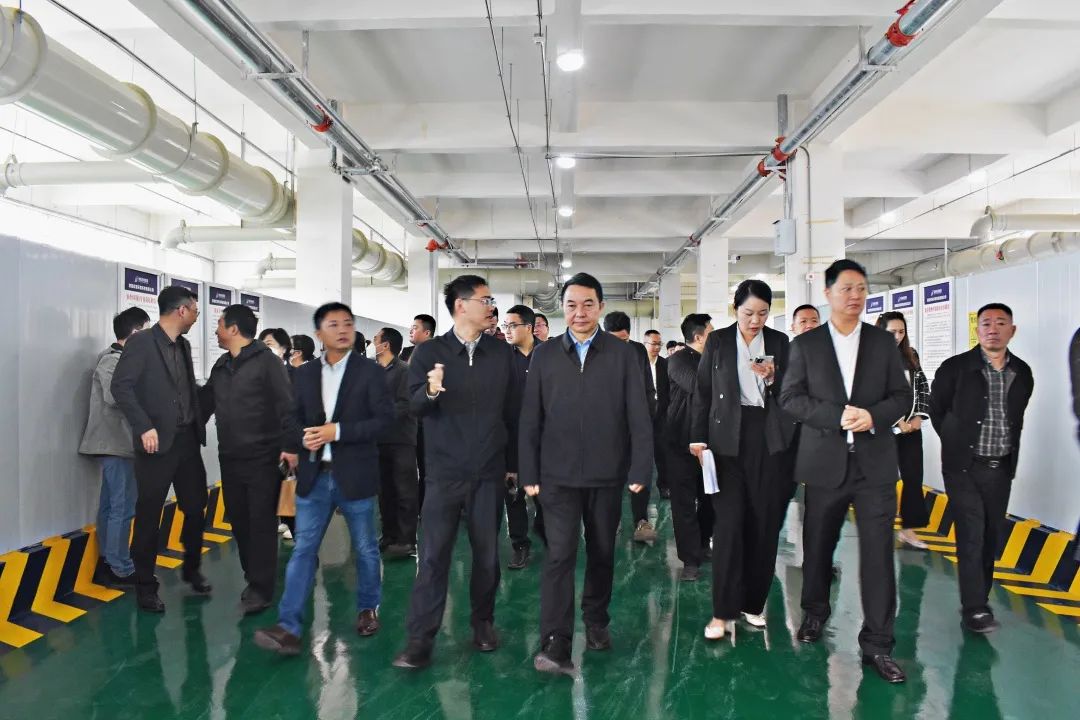 【子公司動態(tài)】四川省生態(tài)環(huán)境廳黨組成員、副廳長李銀昌帶隊(duì)參觀調(diào)研欣海環(huán)境公司